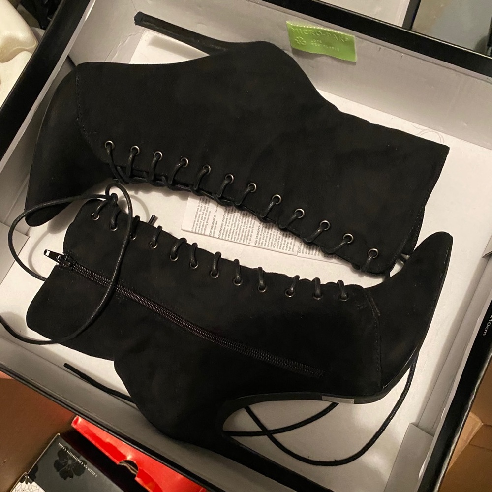 5 1/2 Brand New Windsor Black Heels